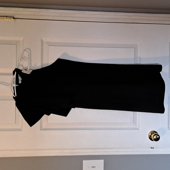 COPY - Black fitted halter dress with size ruffle - Picture 1 of 2